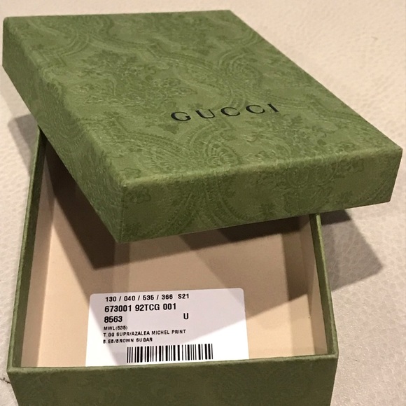 Vintage Gucci Pair Keychain Key Ring Charm Gold Chrome with a Gucci BOX!!! - Picture 15 of 15